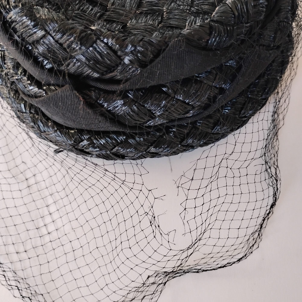Bundle Of 2 Vintage 1950s Hats Black Woven Straw Classic Feminine I Love Lucy - Picture 6 of 11